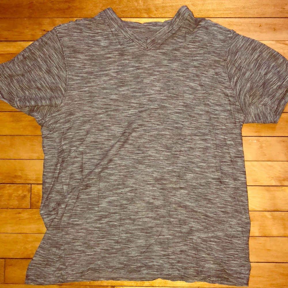Grey causal Tee